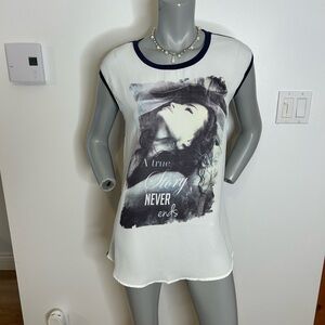 Beautiful Navy and White Graphic Short Sleeve Tee❤️S